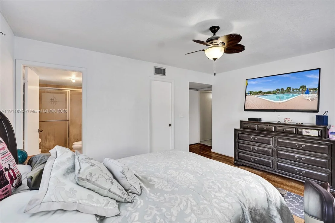 Photo of Unit 211 at 8010 Hampton Blvd