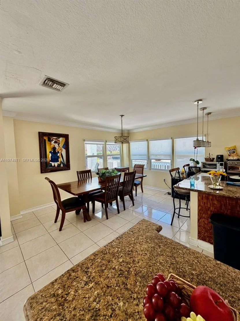 Photo of 212 Banyan Ln