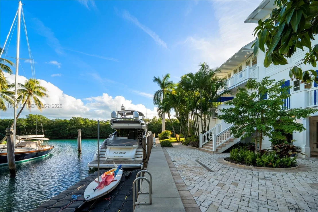 Photo of 100 Cape Florida Dr