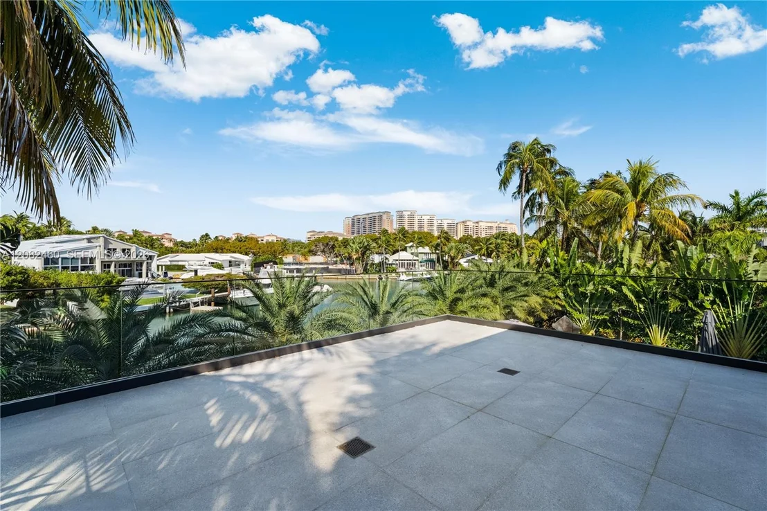 Photo of 131 Cape Florida Dr