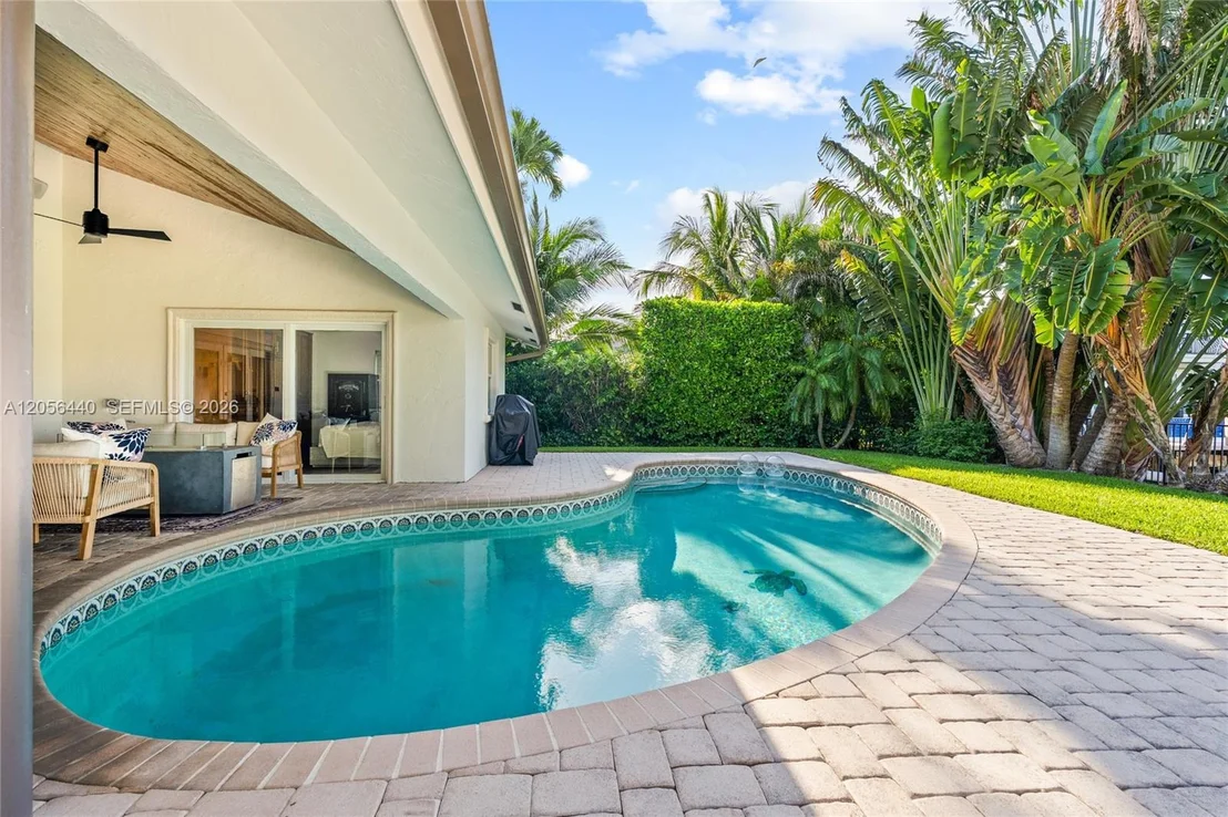 Photo of 18 Eleuthera Drive