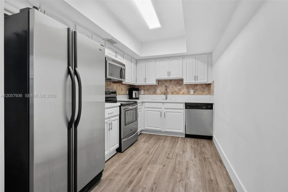 Photo of Unit 310 at 2100 Diana Dr