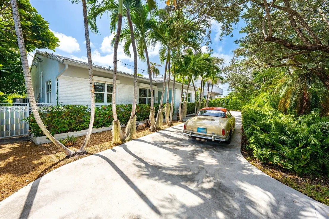 Photo of 9172 Carlyle Ave