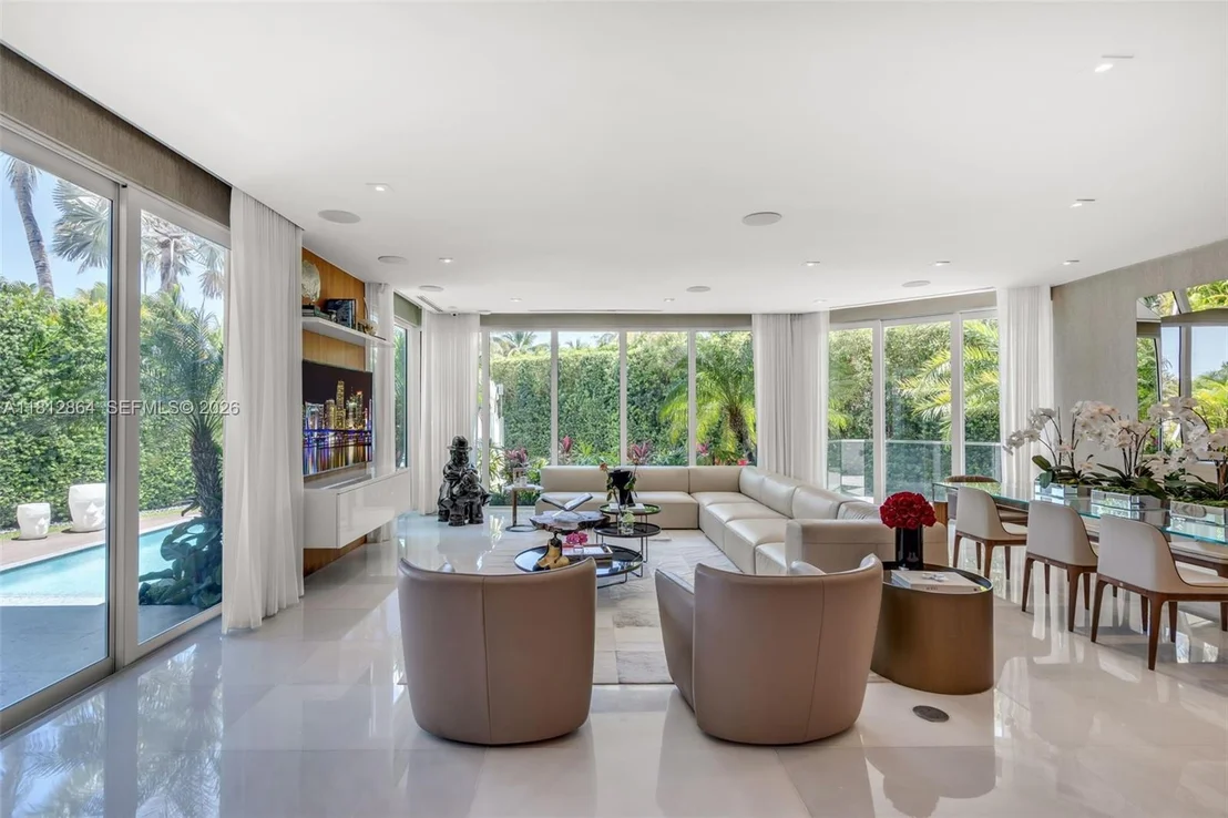 Photo of 420 Island Dr
