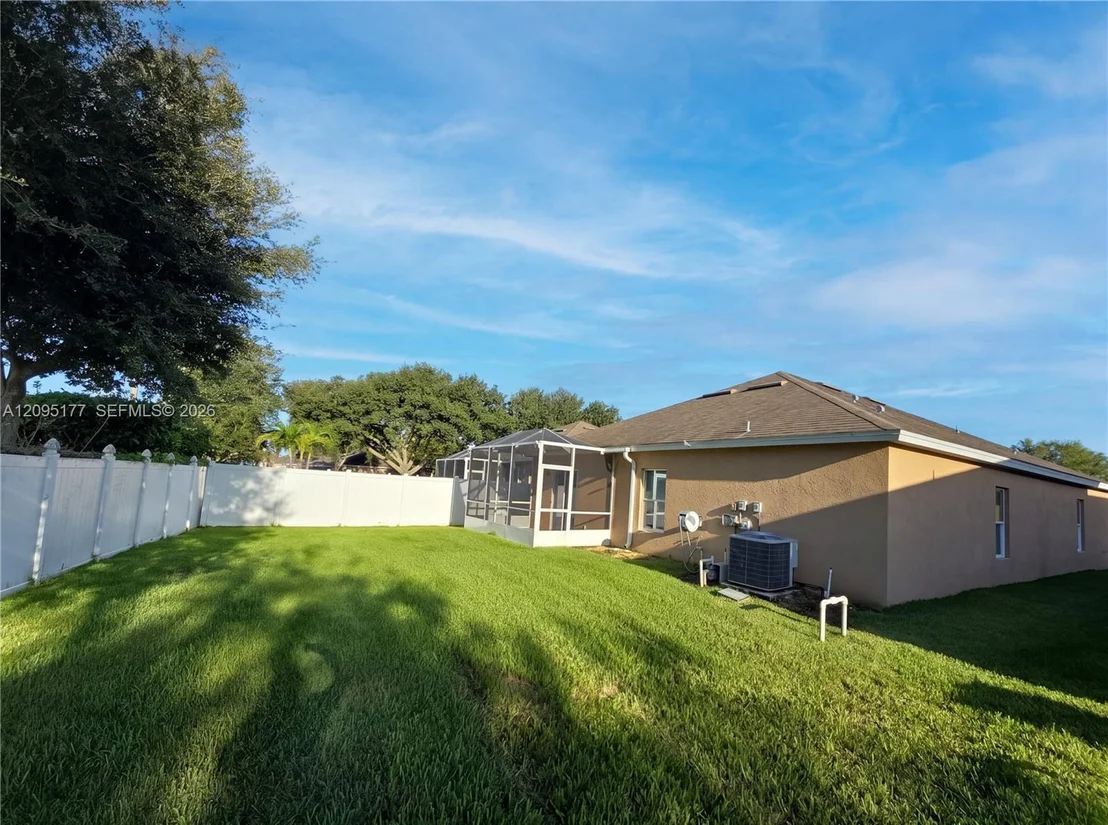 Photo of 8195 Westfield Cir