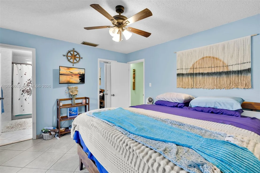 Photo of 422 Calle Limon