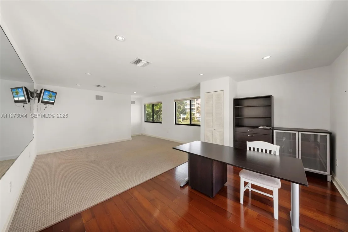 Photo of 501 Hibiscus Dr