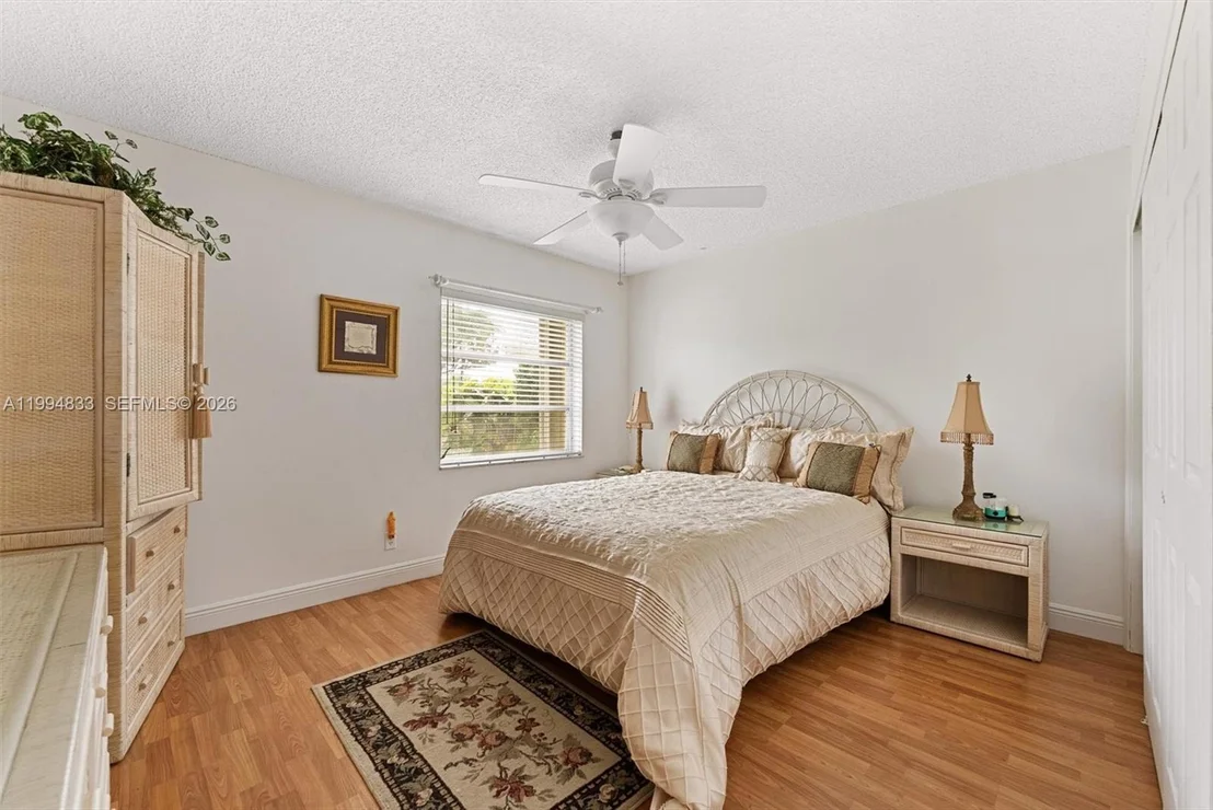 Photo of 5669 Pinecrest Cir