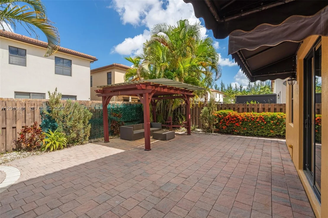 Photo of 8850 NW 99th Path