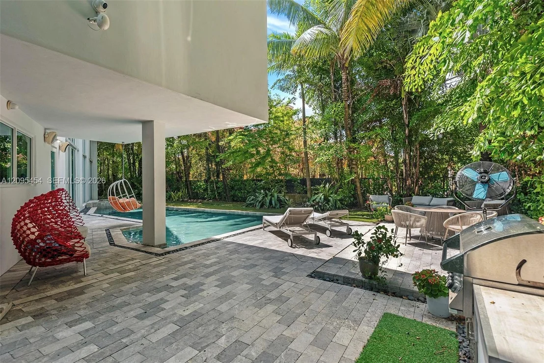 Photo of 480 Ocean Blvd