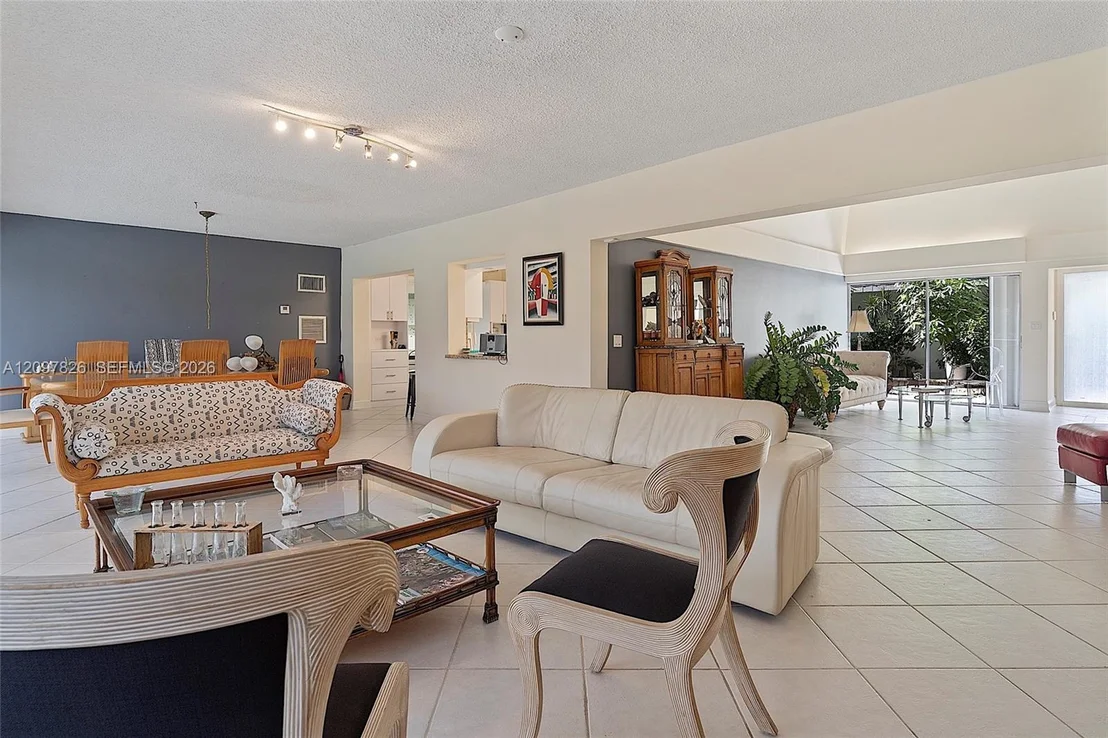Photo of 5010 Banyan Ln