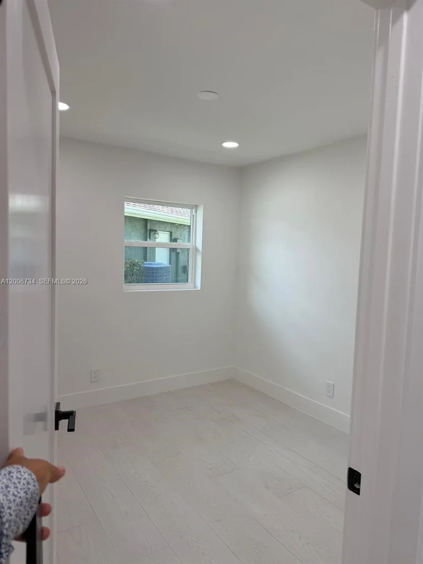 Photo of 7917 Chula Vista Cres