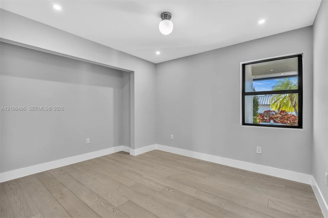 Photo of 1170 Fairview Ln