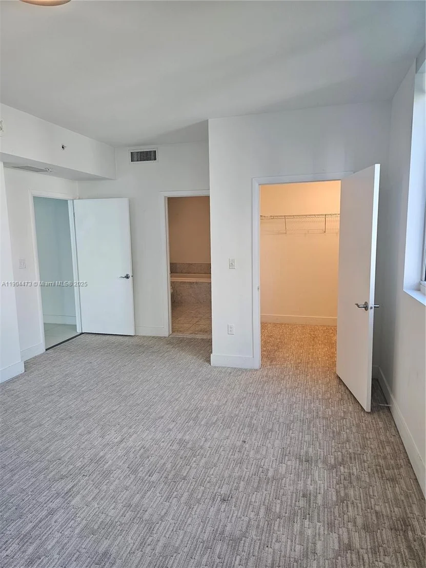 Photo of Unit 908 at 244 Biscayne Blvd