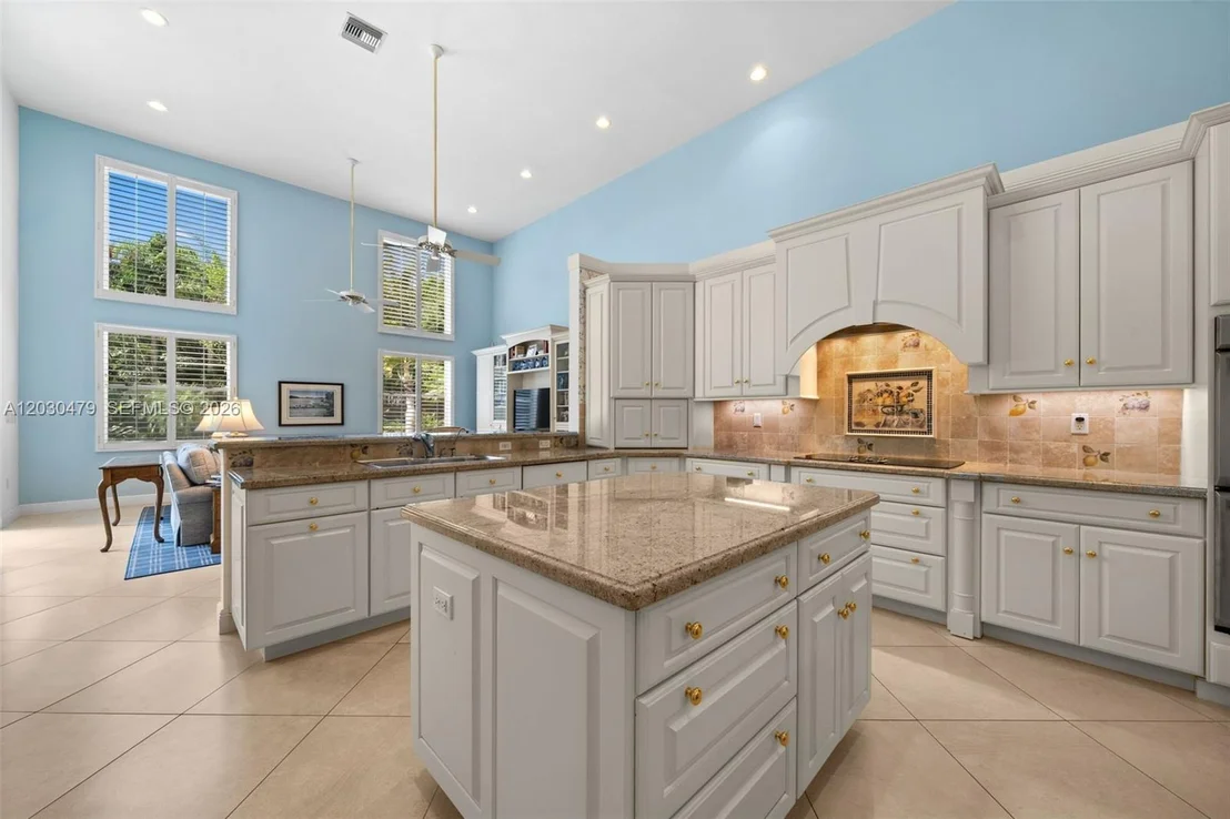 Photo of 6020 W Suburban Dr