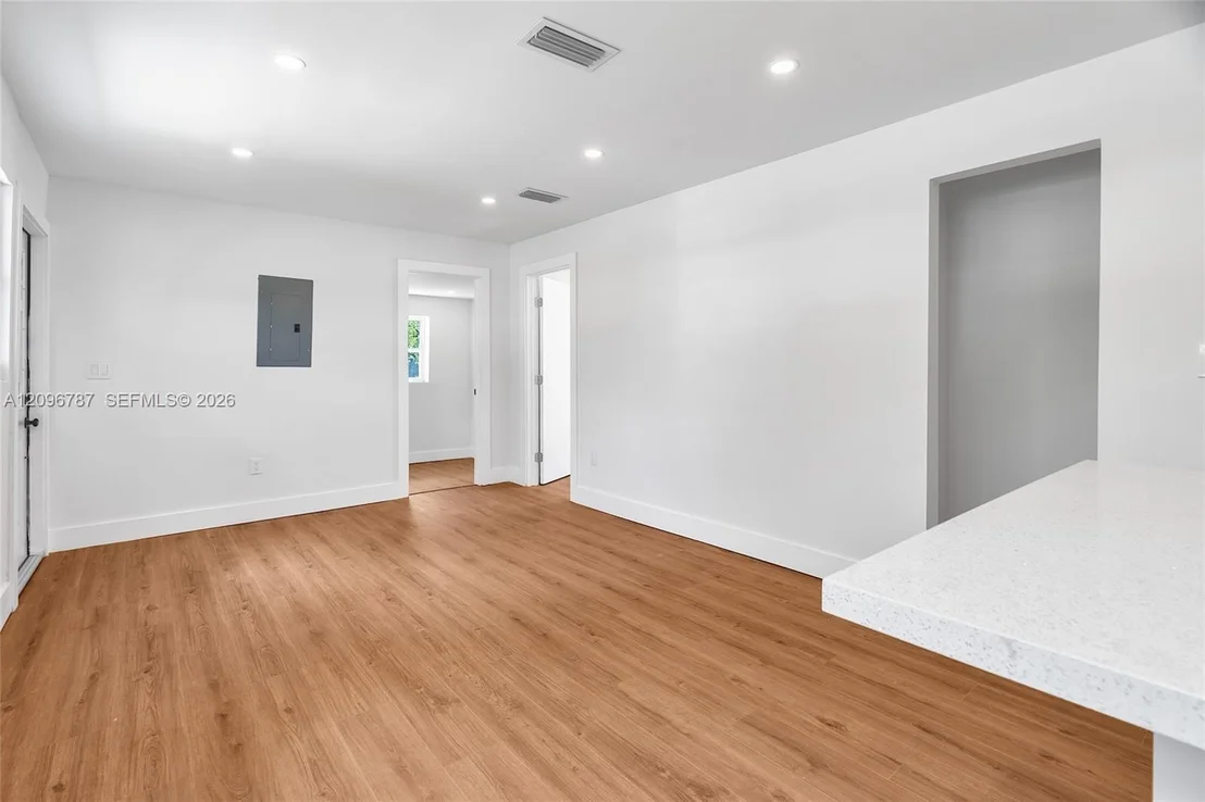 Photo of 1046 Jann Ave