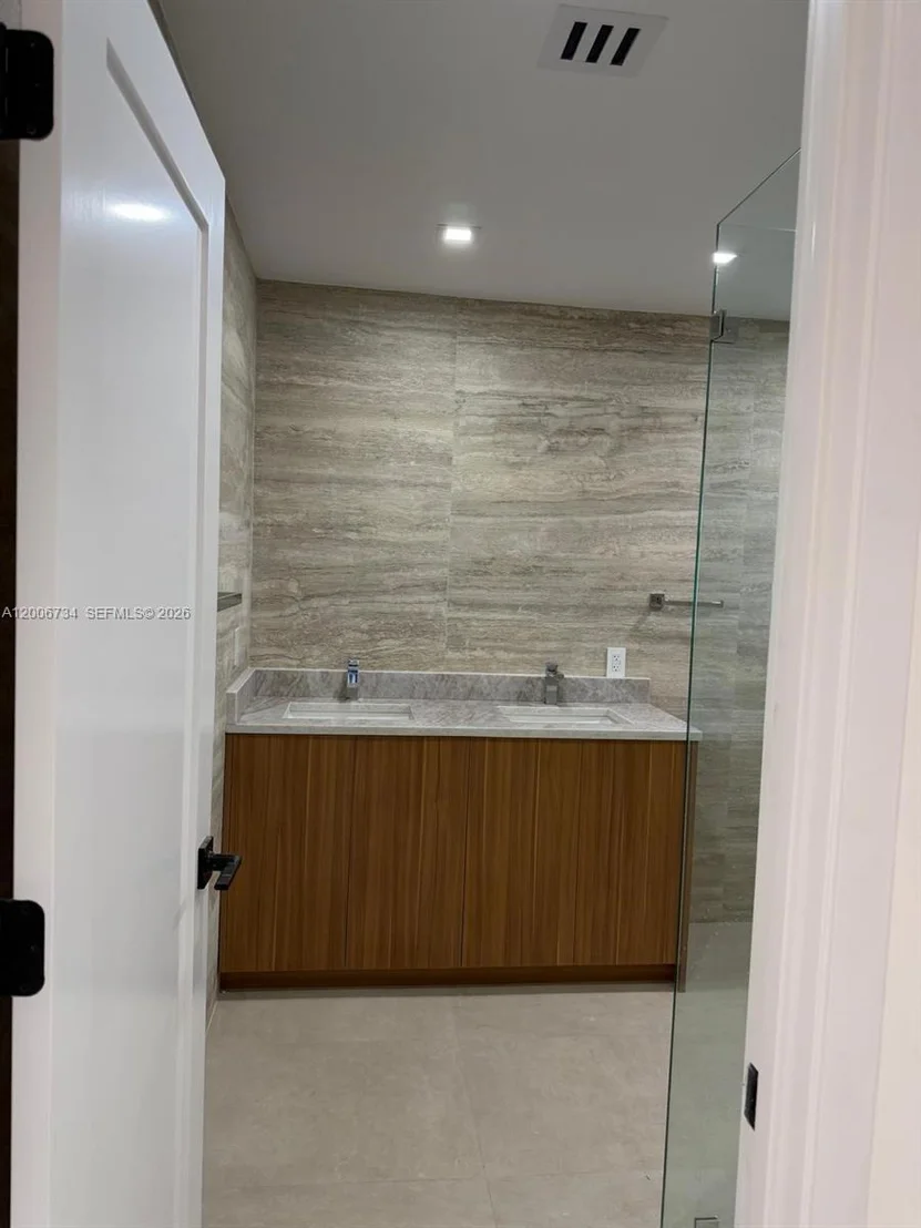 Photo of 7917 Chula Vista Cres