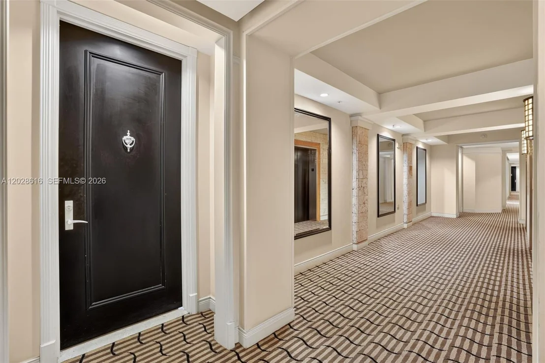 Photo of Unit 906 at 801 Brickell Key Blvd