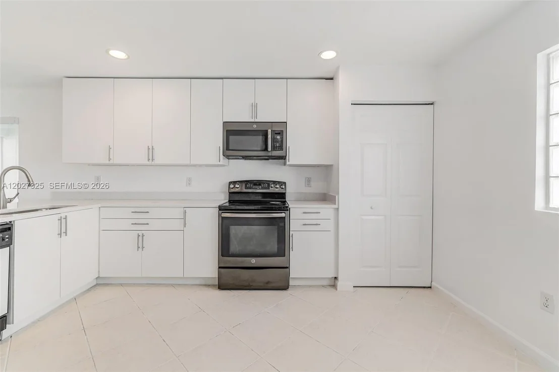 Photo of 6188 Azalea Cir