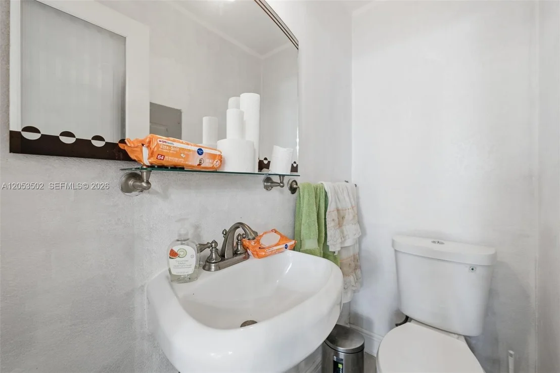 Photo of 419 SE 3rd St