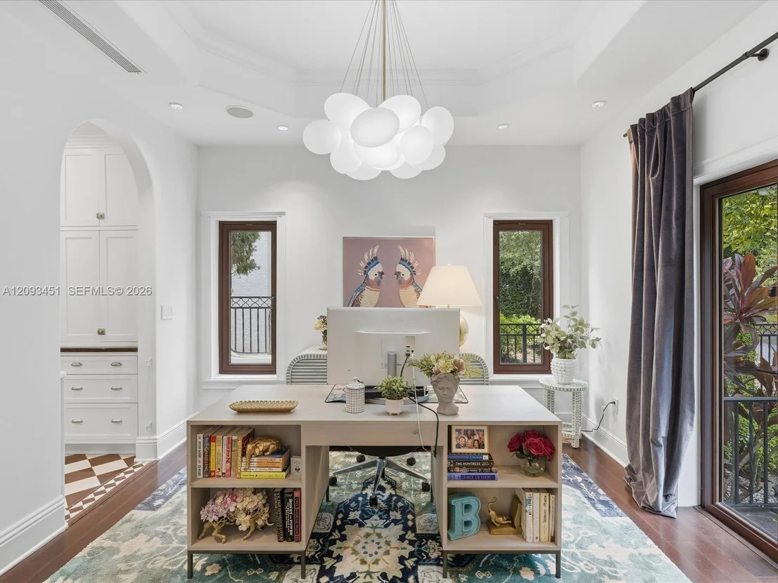 Photo of 421 Sarto Ave