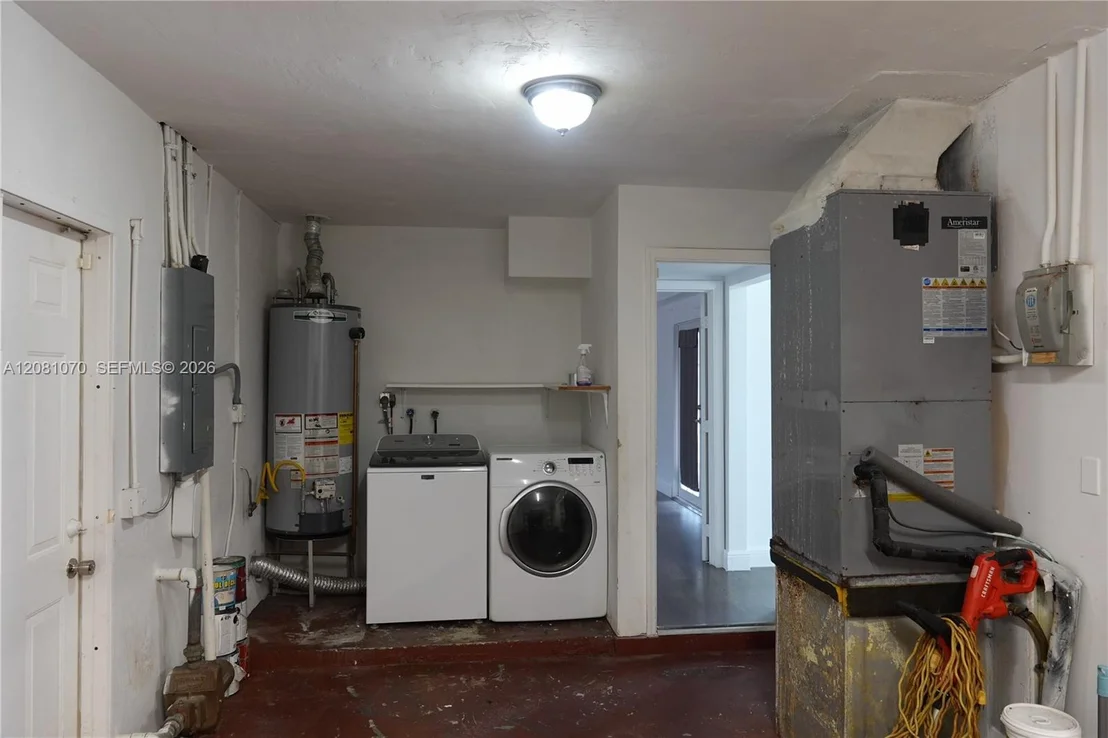 Photo of 2081 Utopia Dr