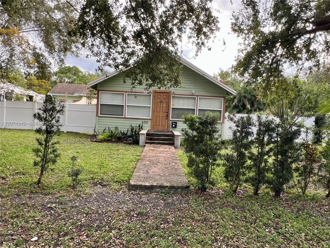 Photo of 400 NE 3rd St