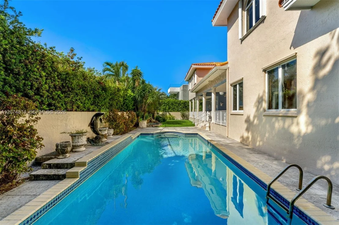 Photo of 501 Bay Lane