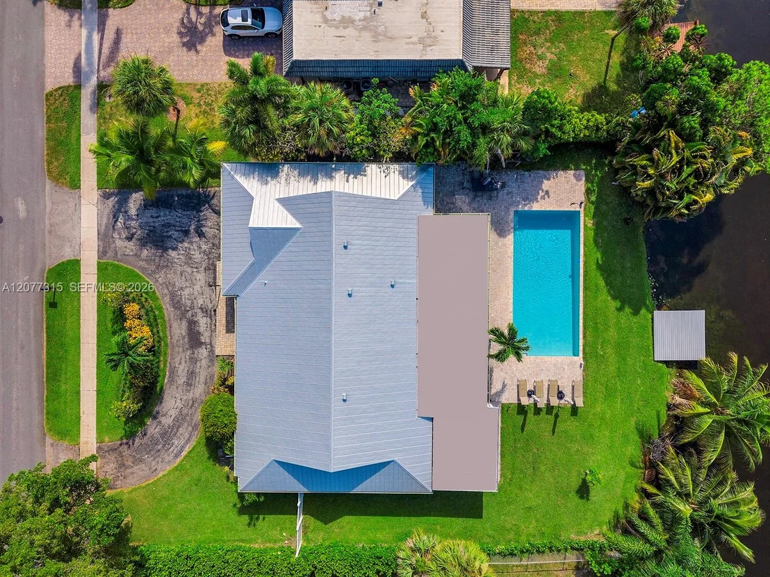 Photo of 3324 Lakeview Blvd