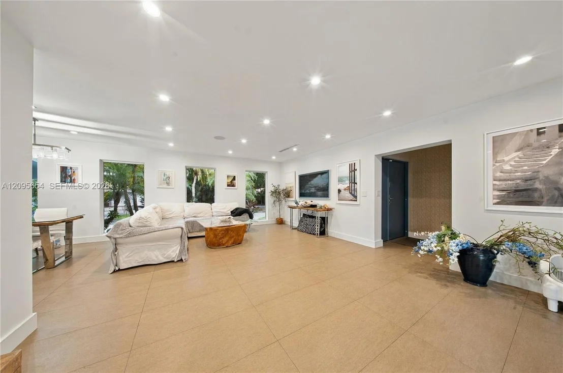 Photo of 3680 Battersea Rd