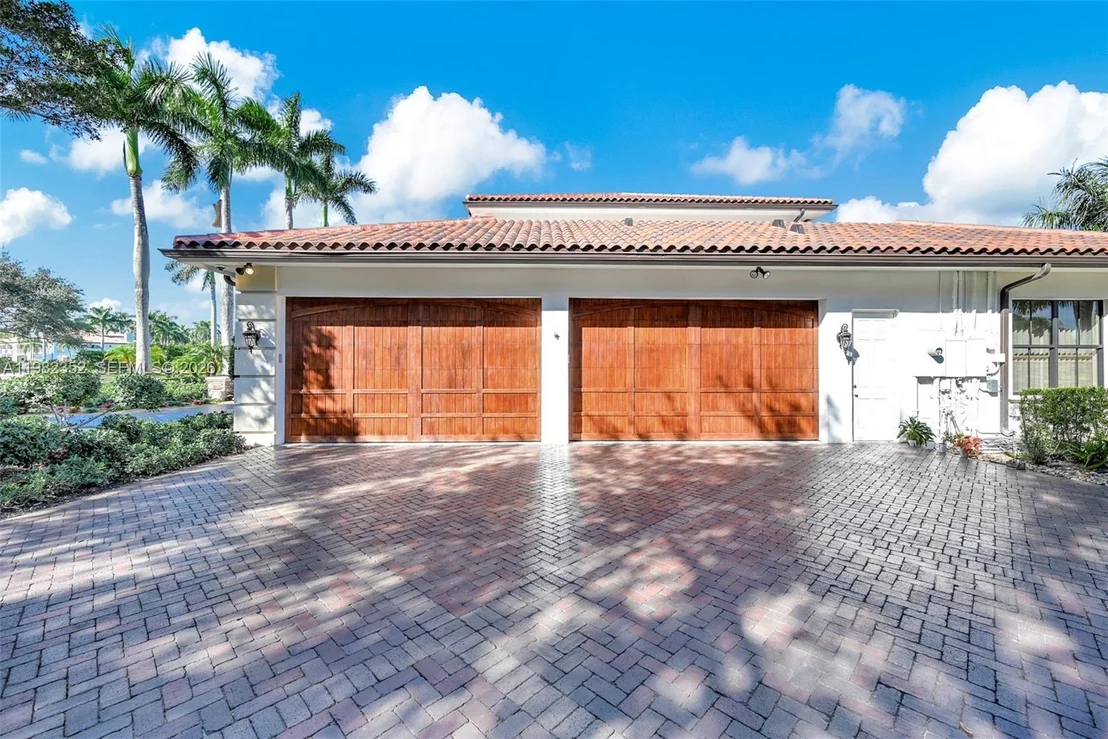 Photo of 2905 Paddock Rd