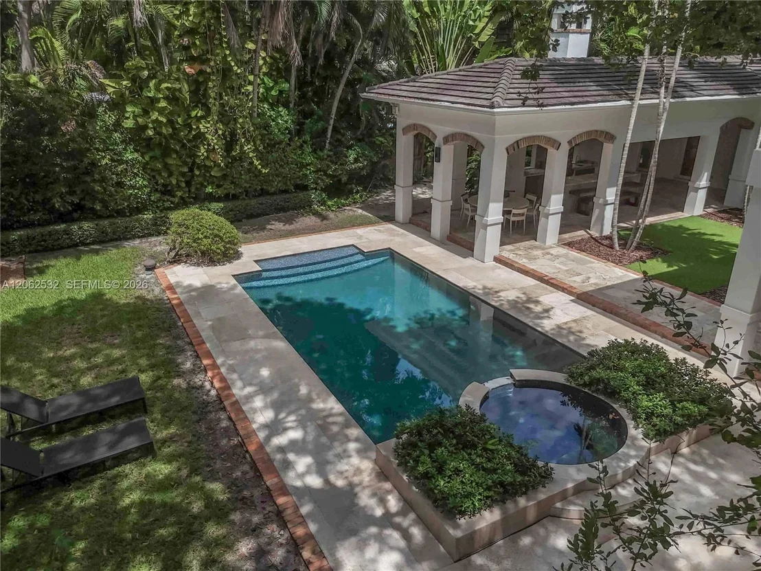 Photo of 2820 Brickell Ave