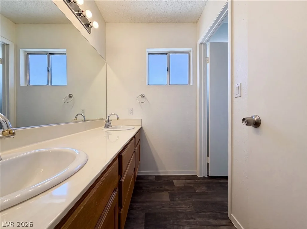 Photo of 3152 Viewcrest Avenue