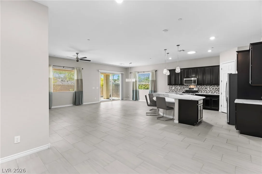 Photo of 652 Longfeather Street