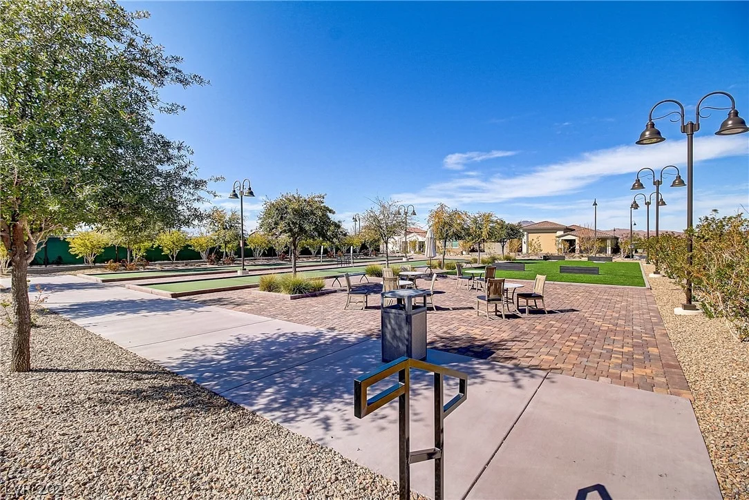 Photo of 652 Longfeather Street