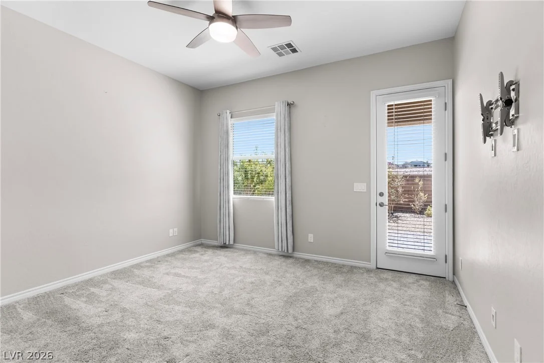 Photo of 652 Longfeather Street