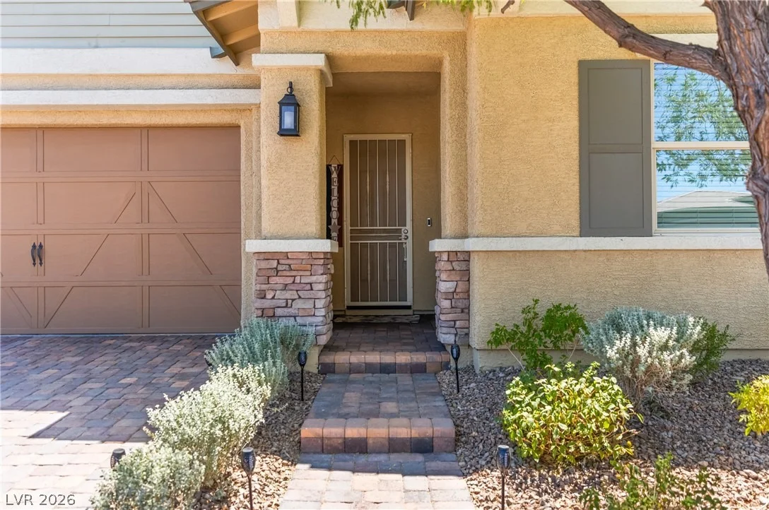 Photo of 652 Longfeather Street