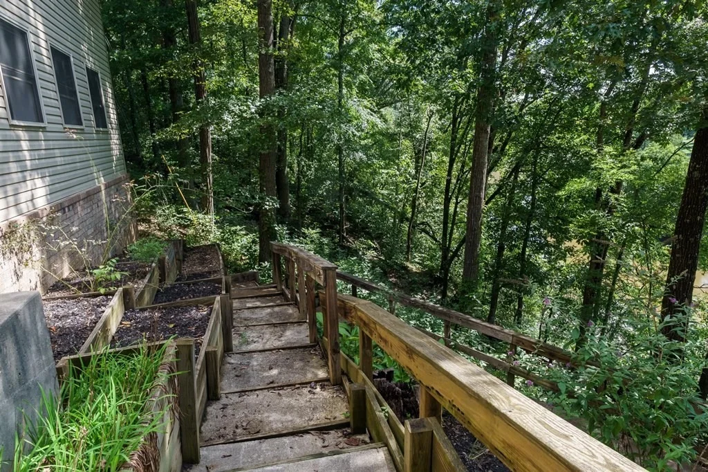 Photo of 1065 Kodak Road