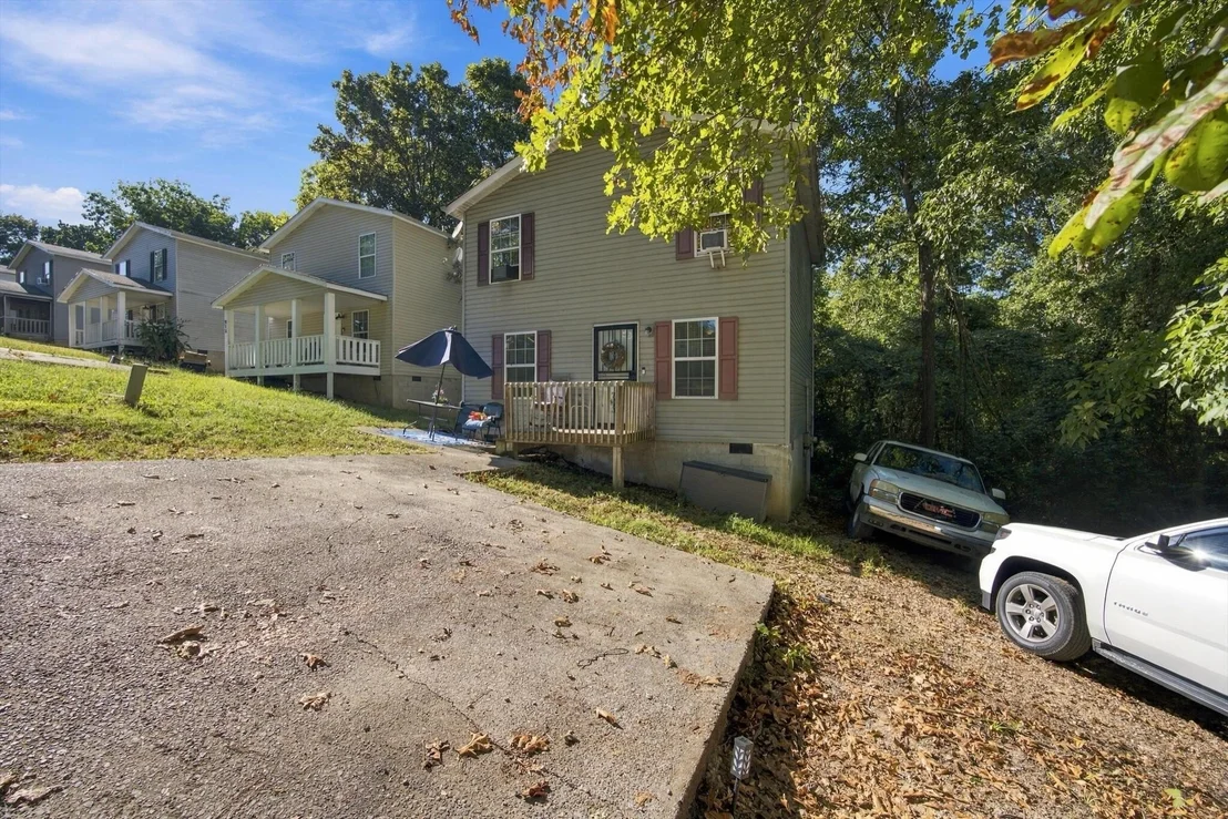Photo of 915 Sylvan Drive