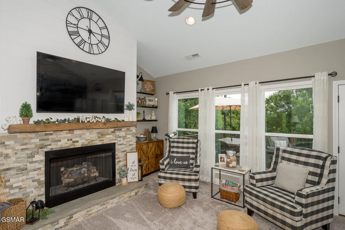 Photo of 1160 Eagle View Drive