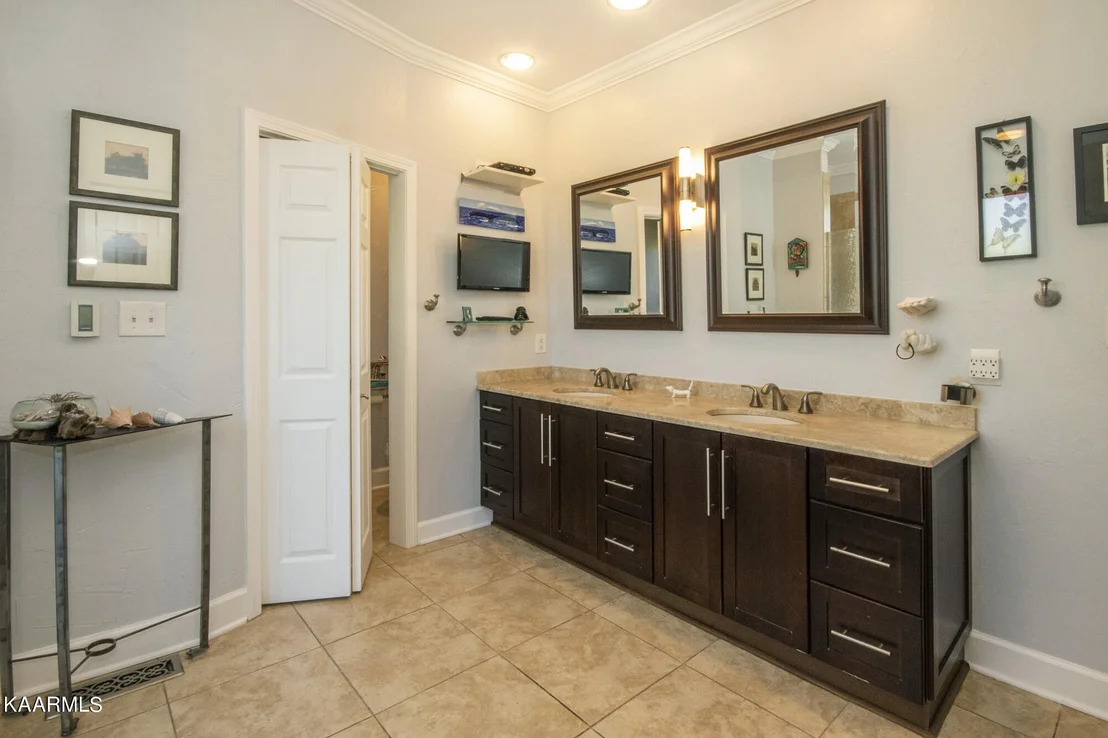 Photo of 845 Bennett Place