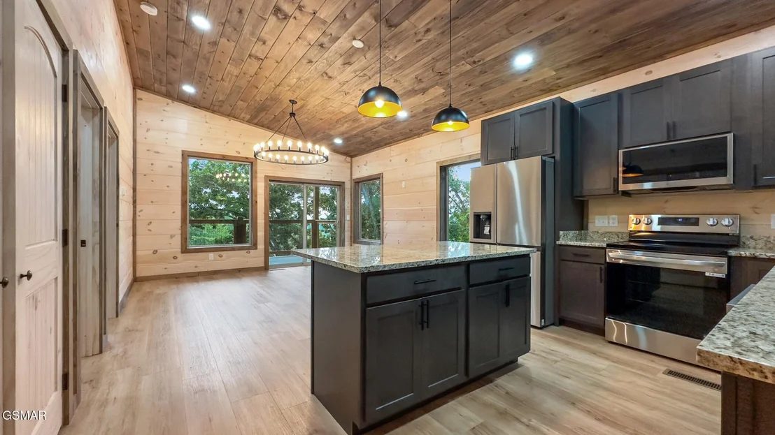 Photo of 810 Upper Windsor Way