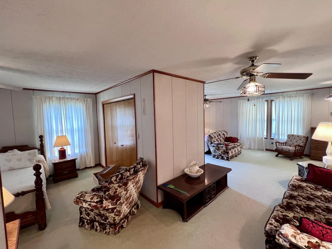 Photo of 1689 Ridge Road