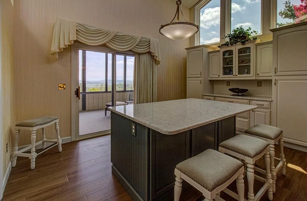 Photo of 351 Grandview Drive