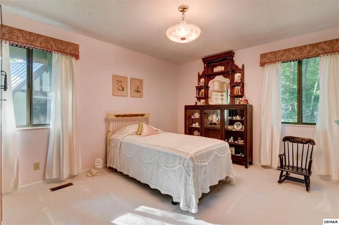 Photo of 1646 White Oak Drive