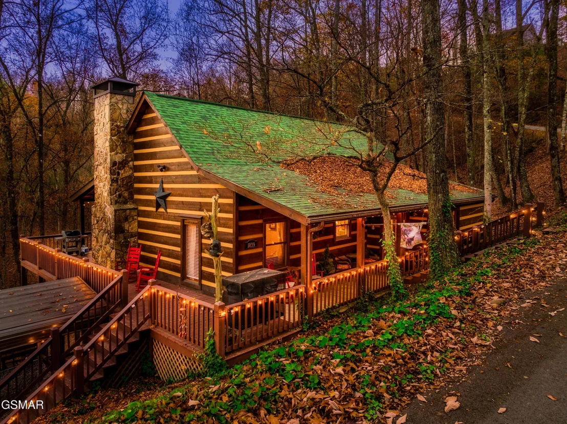 Photo of 1839 Natures Lane