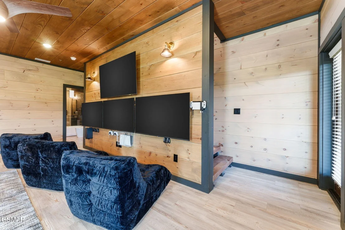 Photo of 1716 Knotty Log Way