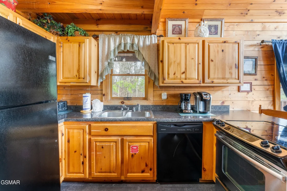 Photo of 1910 E Mountain View Way