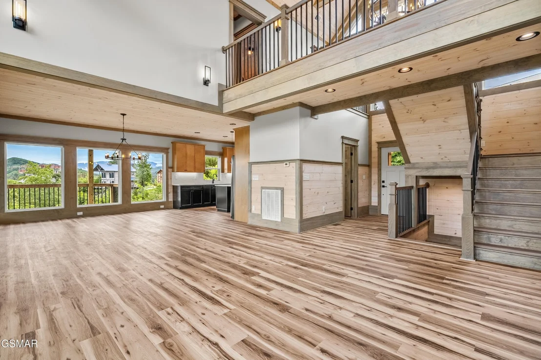 Photo of 745 Pinecrest Drive