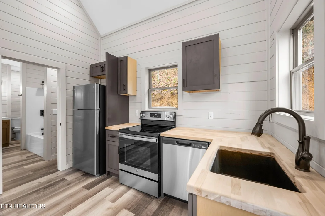 Photo of 154 Jolene Way
